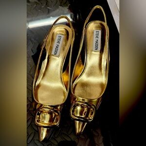 Steve Madden gabbey kitten sling back heels